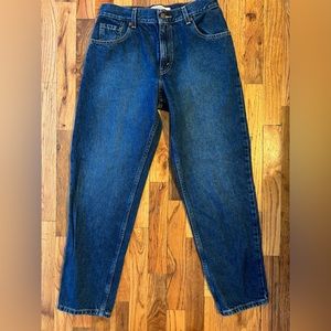 Levi’s Dark Blue Relaxed Fit Women’s Size 8 100%Cotton Jeans